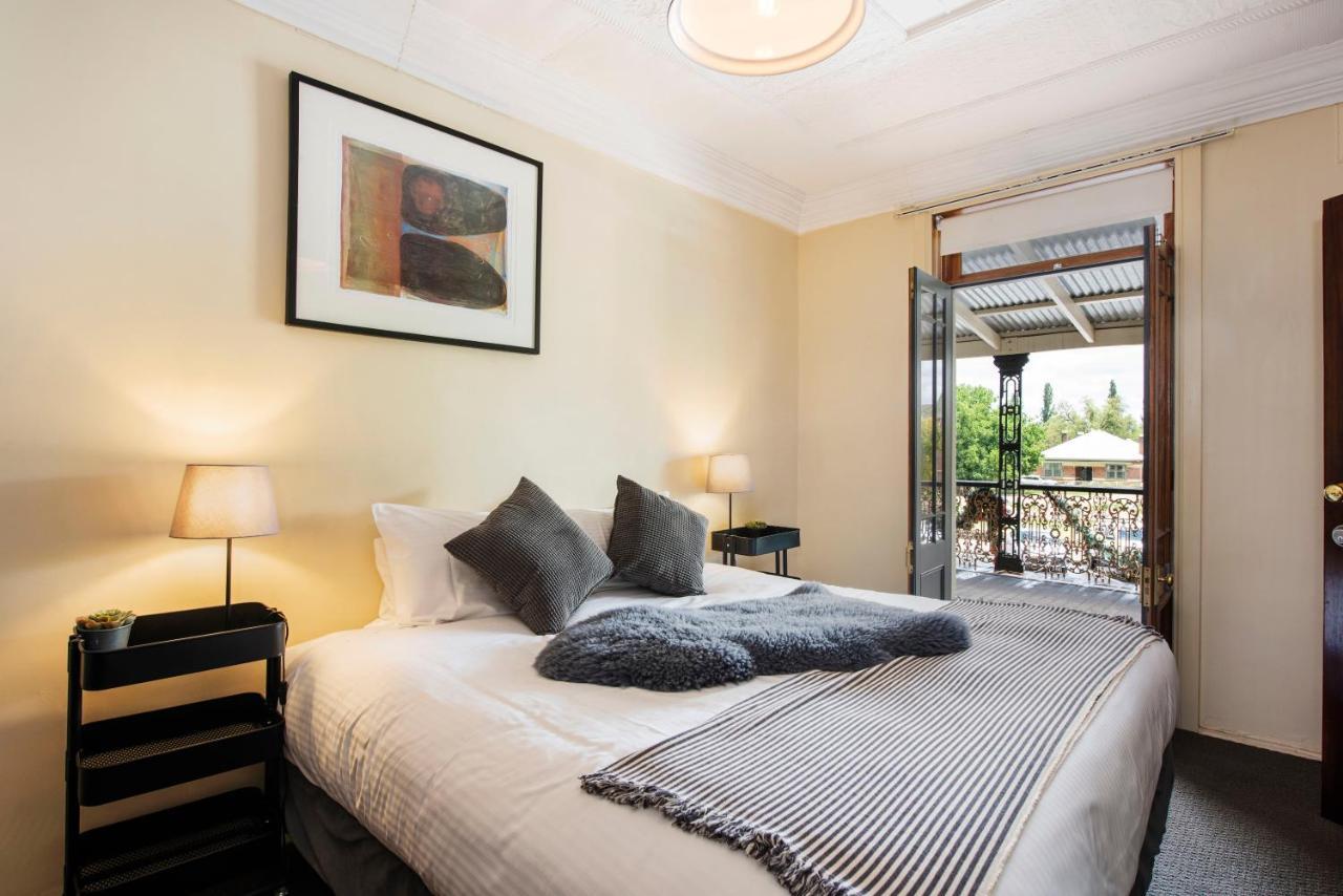מודגי The Woolpack Hotel מראה חיצוני תמונה